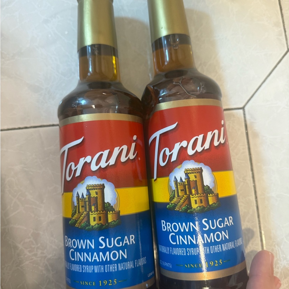 Brown Sugar Cinnamon Syrup - Rich Brown/Gold Bottle